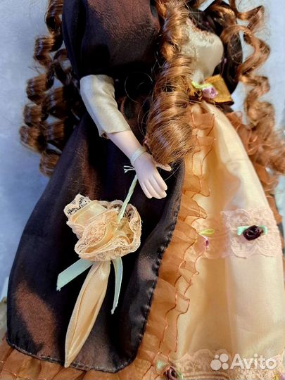 Кукла фарфоровая коллекционная