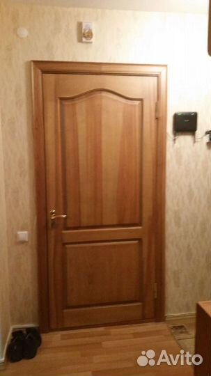 Дверь входная деревянная