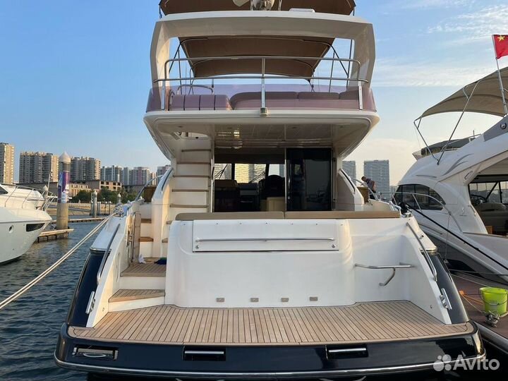 Яхта Princess 50 2010