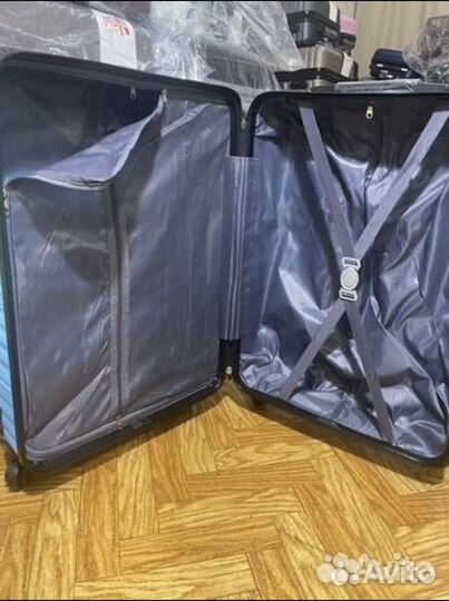 Чемодан на колесах средний М+