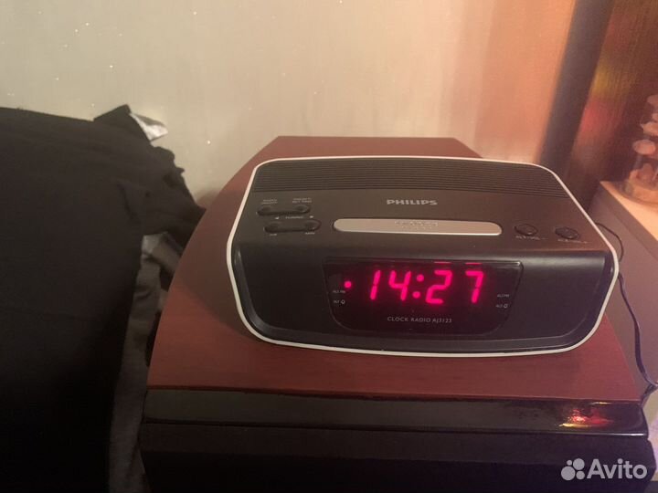 Часы с радио
