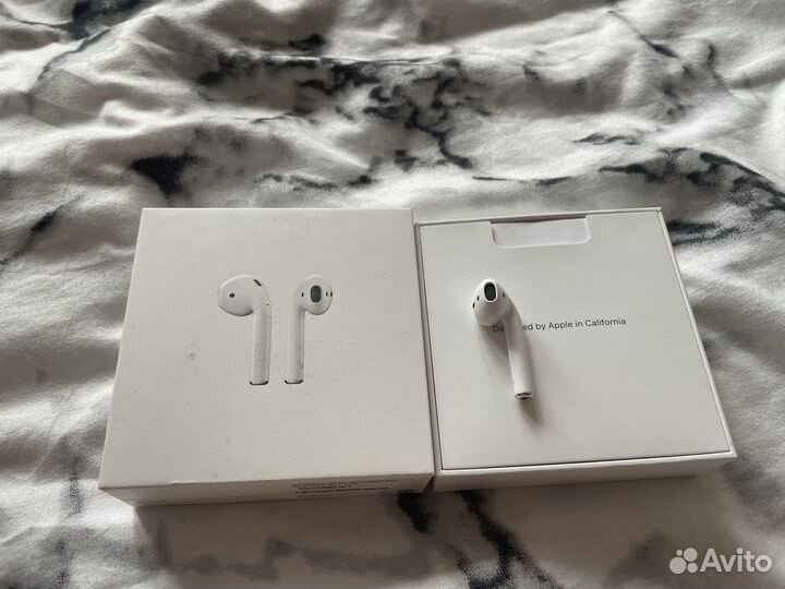 Левый наушник airpods 2