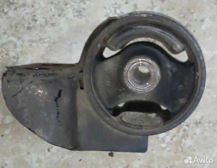 Опора двигателя правая Kia Rio 1