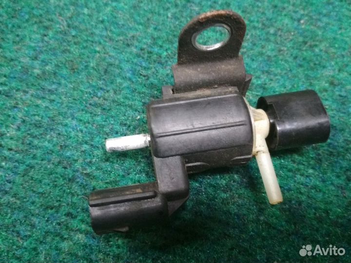 Клапан электромагнитный ssangyong kyron 4154221002. Клапан переднего моста кайрон. Ssangyong kyron вакуумный клапан. Ssangyong 4154221001 клапан. Клапан переднего моста кайрон.