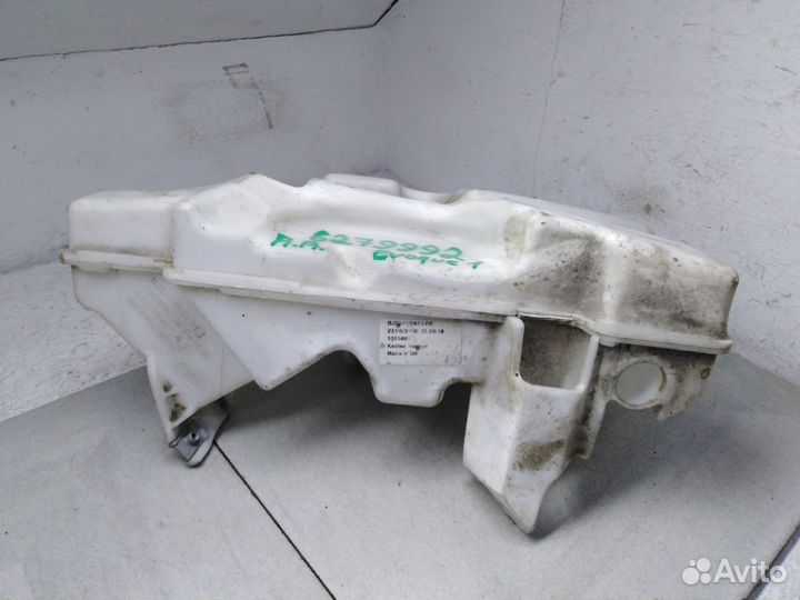 Бачок омывателя Ленд Ровер