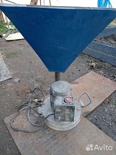 Зернодробилка