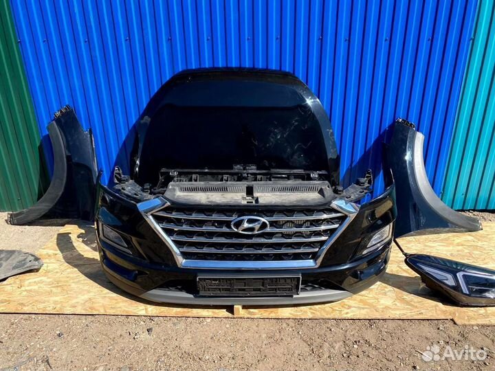 Передняя часть автомобиля Хендай Туксон 3 TL