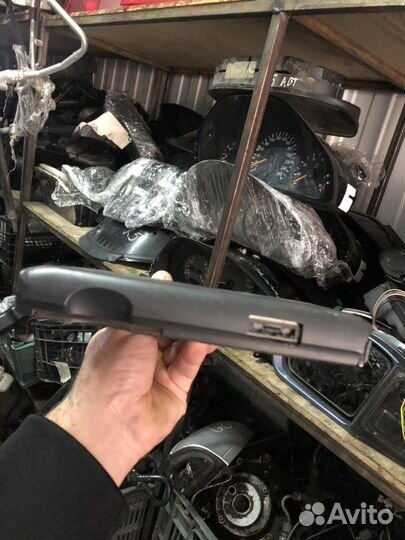 Блок управления штатным телефонам на Мерседес Е210