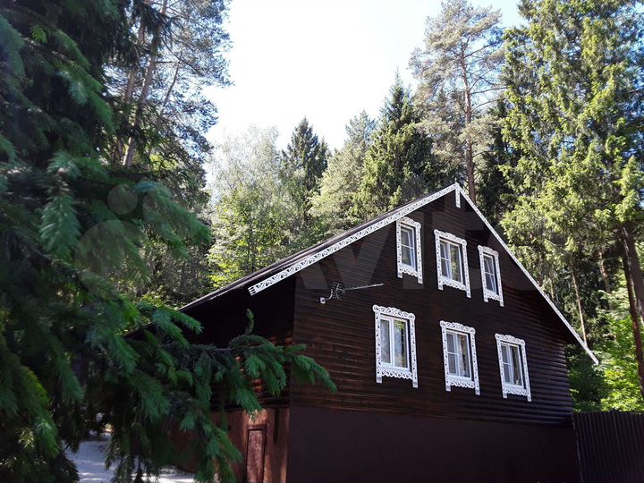 Дом 180 м² на участке 10 сот.