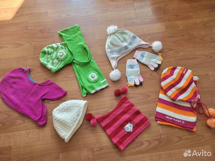 Пакет фирменных шапок, комплектов 52-54см 5-7л