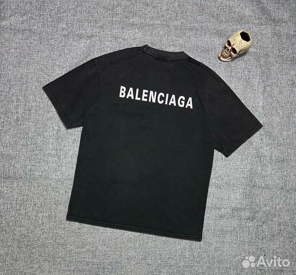 Футболка Balenciaga