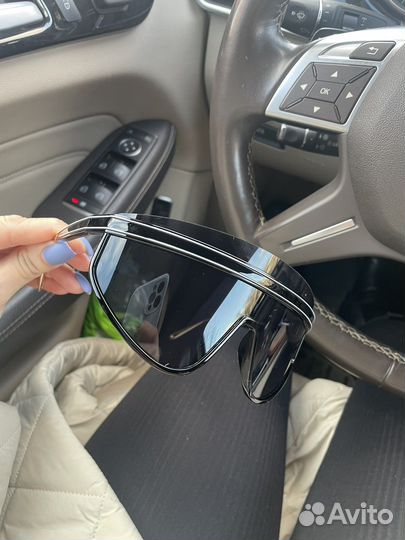 Солнцезащитные очки