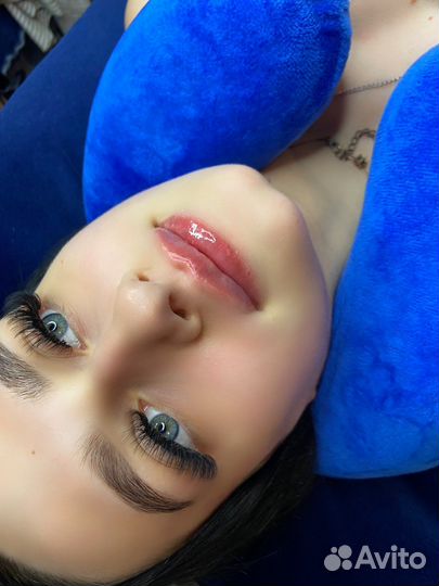 Модель на увеличение губ