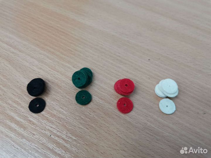 Черно-белые кнопки