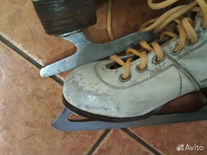 Коньки советского периода, р-р 36, 41,белые 34