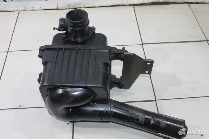 Корпус воздушного фильтра патрубок