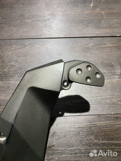 Правый пластик под баком для Kawasaki Z750S 05-07