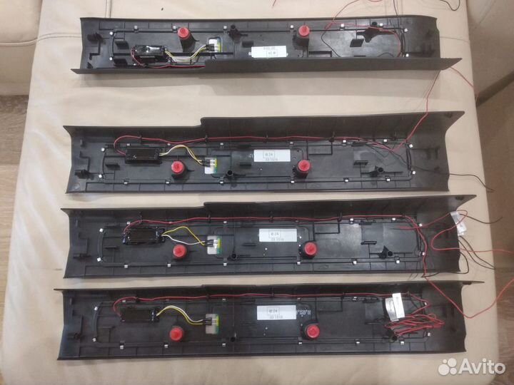 Накладка на порог с подсветкой Koleos