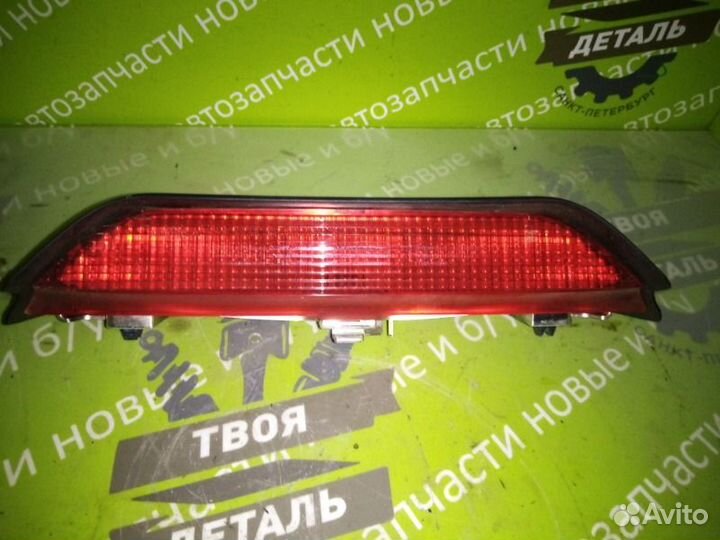 Стоп-сигнал Toyota Matrix 1ZZ-FE 2003Г.в