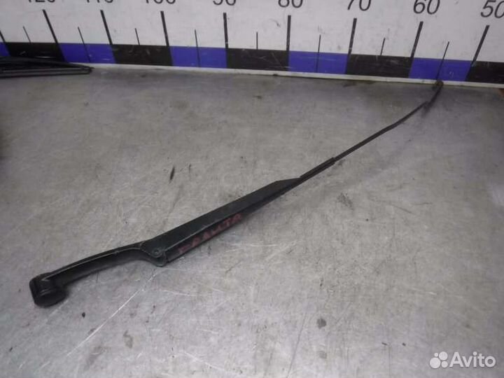 Поводок дворника передний правый Лада Гранта 11183