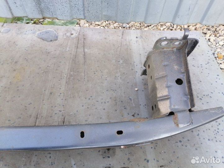 Усилитель бампера передний Toyota Corolla E150