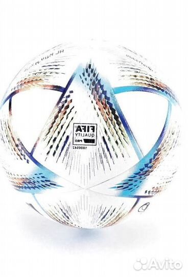 Профессиональный футбольный мяч