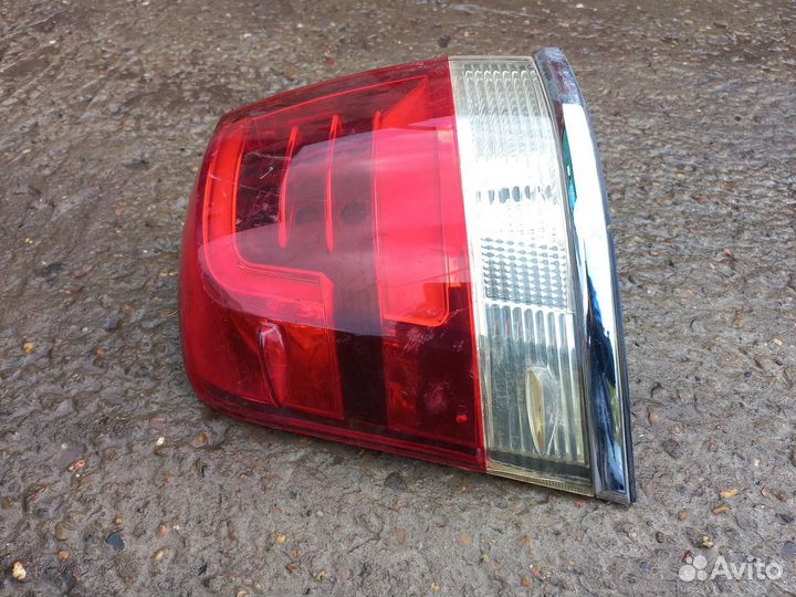 Тойота ладкрузер 200 задний левый фонарь