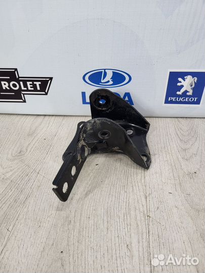 Кронштейн крепление балки LADA vesta веста Прав