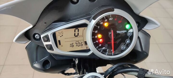 Triumph speed triple 1050