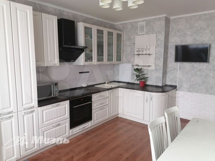 3-к. квартира, 80,3 м², 10/17 эт.