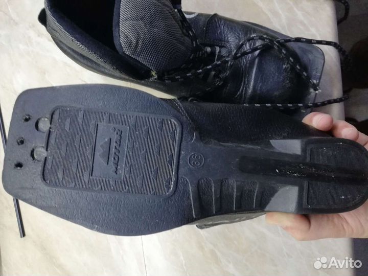 Лыжные ботинки