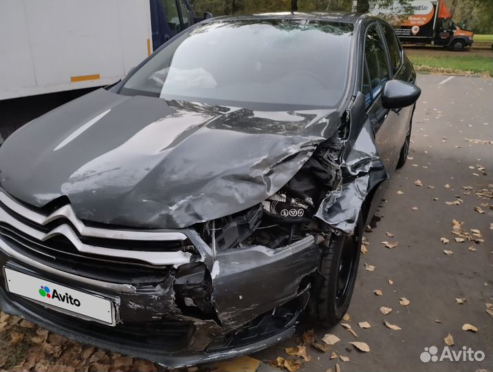 Citroen C4 1.6 МТ, 2015, битый, 170 000 км