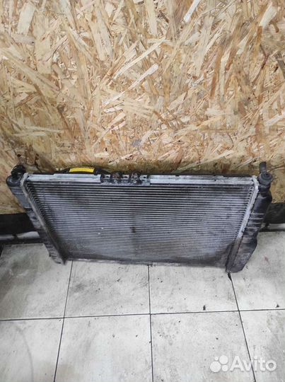 Радиатор охлаждения Chevrolet Aveo t200 АКПП