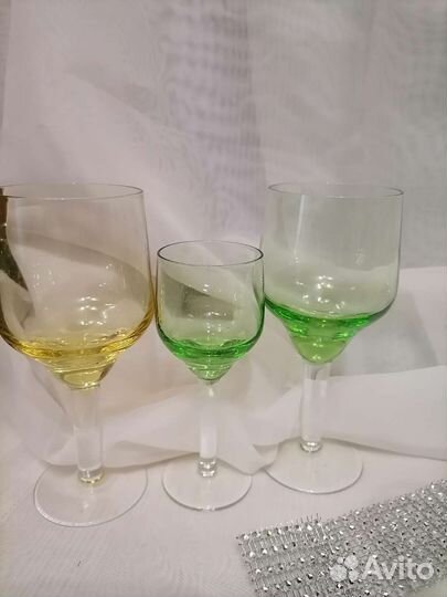 Бокалы и рюмки урановое стекло