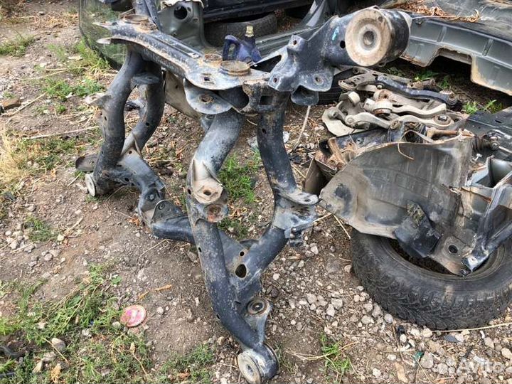 Подрамник задний Audi Q7