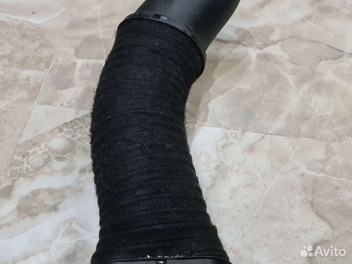 Воздухозаборник двигателя Mercedes W222