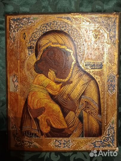 Старинная икона Божией Матери Владимирская