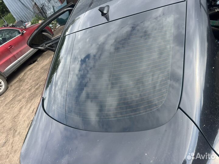 Заднее кузовное стекло Opel Insignia с подогревом