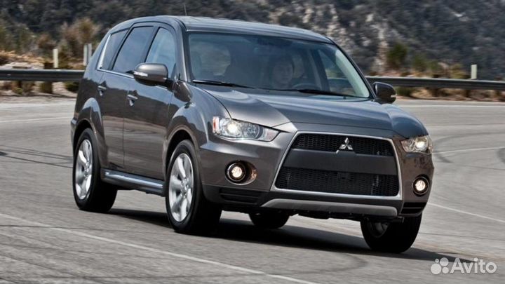 Лобовое стекло на Митсубиси Аутлендер