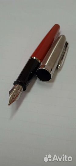Перьевая ручка Waterman Embleme RED CT