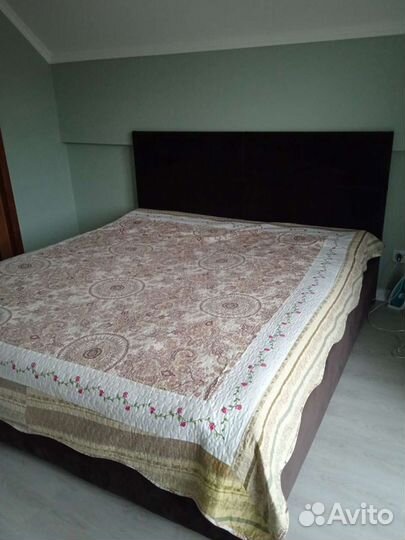 Двуспальная кровать 