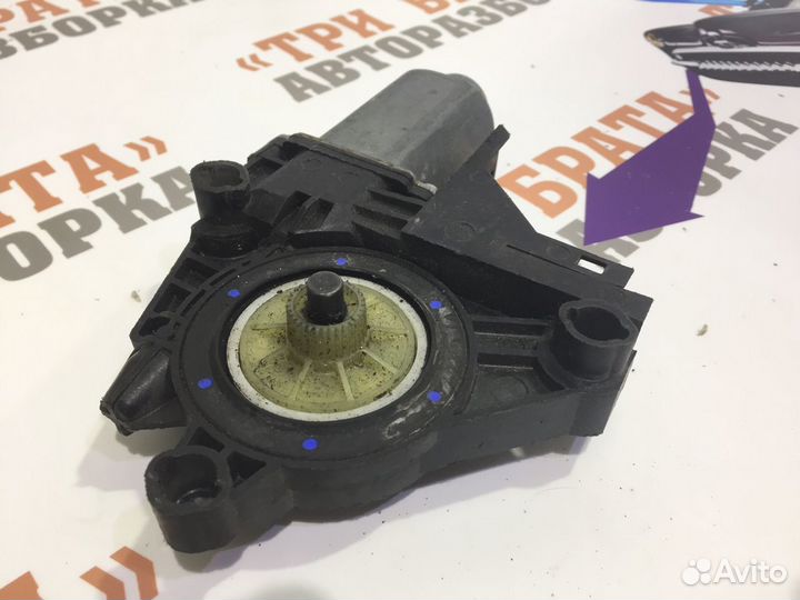 Моторчик стеклоподъемника передний правый Прав