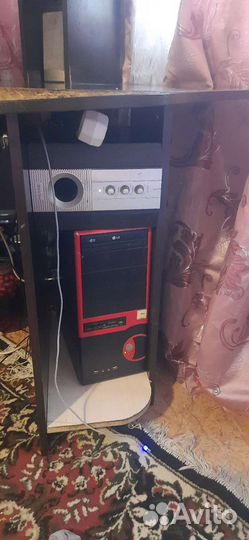 Компьютерный стол