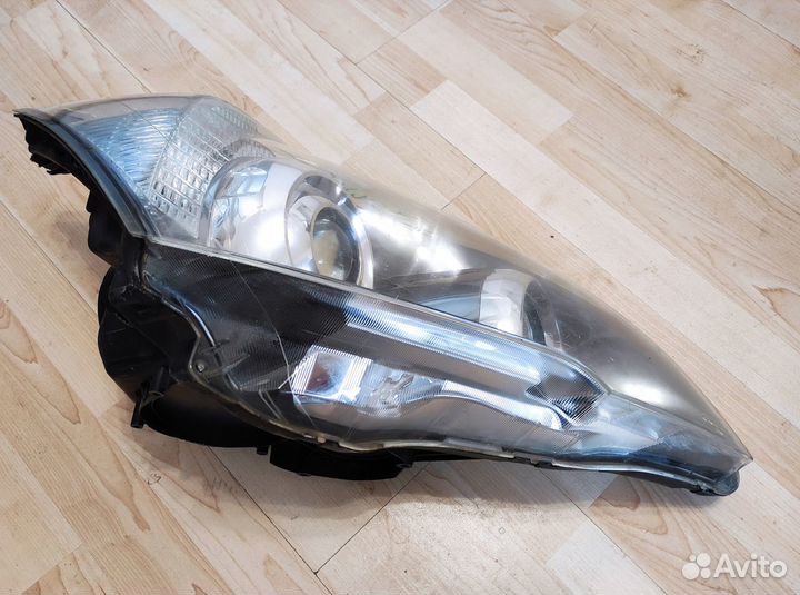 Фара битая правая Honda CR-V 2011