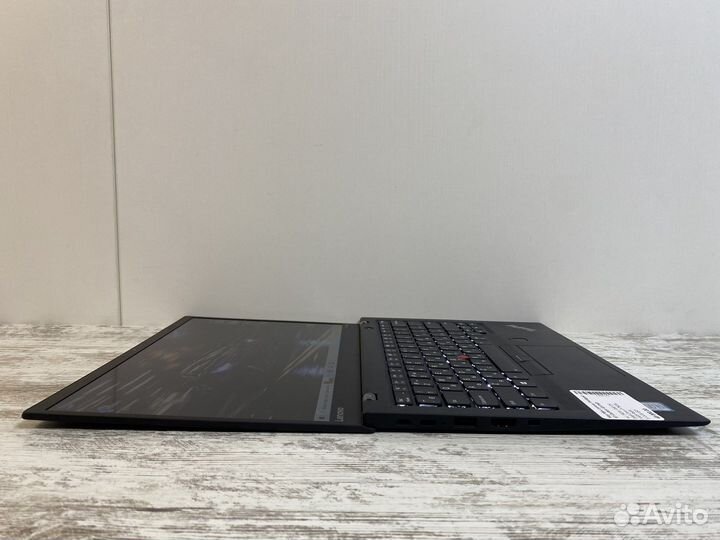 Ноутбук Lenovo Carbon i7 Gen7