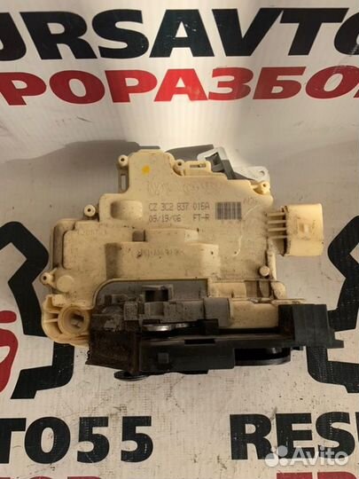 Замок боковой двери передний правый Vw Passat B6