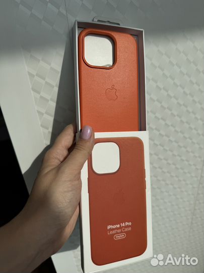 Новый кожаный чехол Apple на iPhone 14 Pro