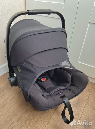 Bugaboo turtle air by nuna автокресло