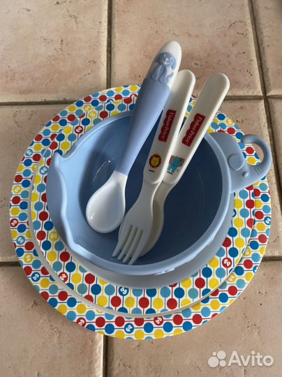 Детская посуда Fisherprice +детские передники