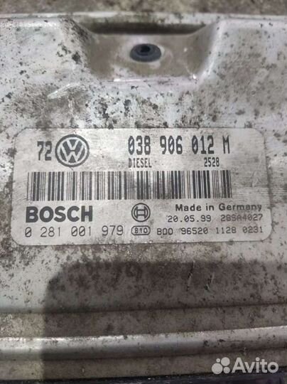 Блок управления двигателем Volkswagen Golf 4 2000г